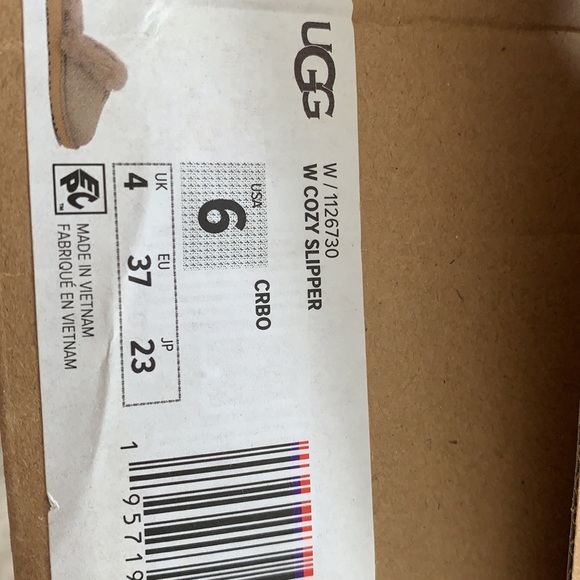 Brand new Authentic ugg genuine shearling slipper in caribou - Picture 10 of 11